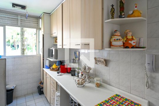 Cozinha de apartamento para alugar com 2 quartos, 56m² em Jardim Celeste, São Paulo