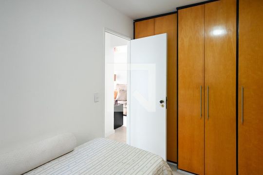 Quarto 1 de apartamento para alugar com 2 quartos, 56m² em Jardim Celeste, São Paulo