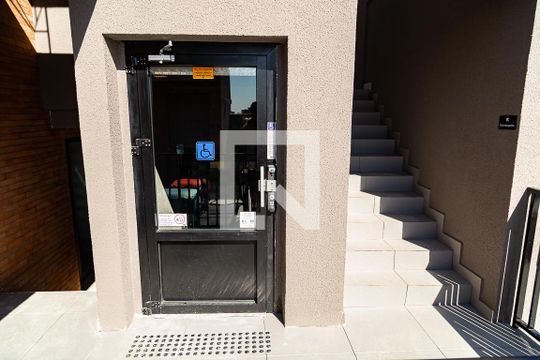Área Comum - Elevador PCD de kitnet/studio à venda com 1 quarto, 25m² em Vila Guarani (z Sul), São Paulo