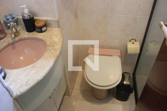 Banheiro 1 de casa à venda com 3 quartos, 157m² em Jardim Paraventi, Guarulhos