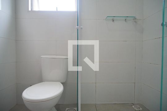 Banheiro de casa de condomínio para alugar com 2 quartos, 59m² em Rincao, Novo Hamburgo