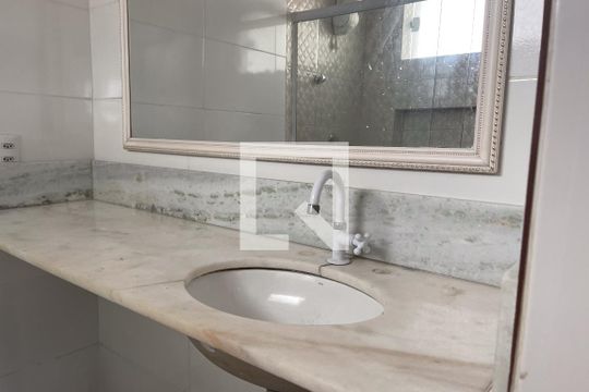 Banheiro de casa para alugar com 1 quarto, 50m² em Vila São Luis, Duque de Caxias