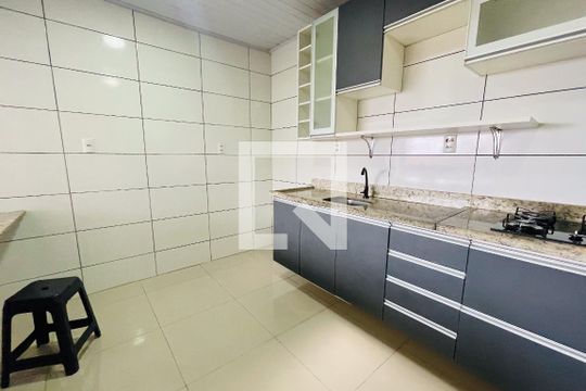 Cozinha de casa para alugar com 1 quarto, 50m² em Vila São Luis, Duque de Caxias