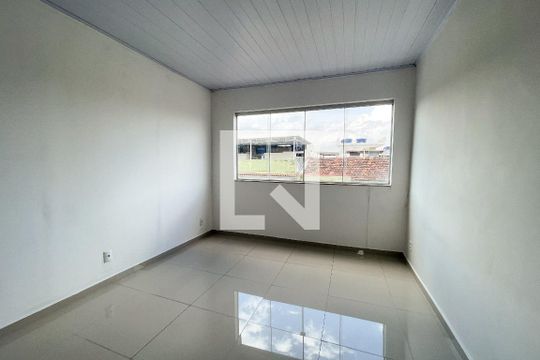 Quarto de casa para alugar com 1 quarto, 50m² em Vila São Luis, Duque de Caxias