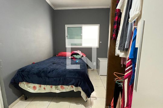 Quarto 2 de casa para alugar com 4 quartos, 230m² em Jardim Imperador, Suzano