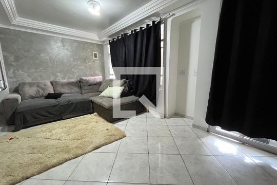 Casa para alugar com 4 quartos, 230m² em Jardim Imperador, Suzano