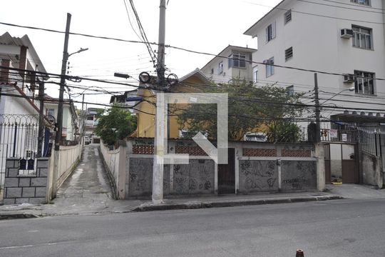 Fachada  de casa à venda com 2 quartos, 150m² em Todos Os Santos, Rio de Janeiro
