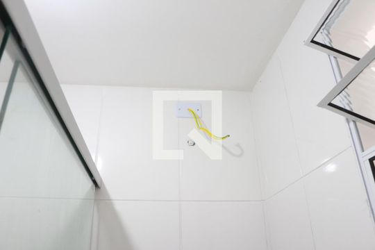 Banheiro de kitnet/studio para alugar com 1 quarto, 30m² em Vila Esperança, São Paulo