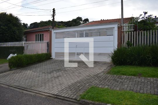 Fachada de casa para alugar com 2 quartos, 60m² em Santa Cândida, Curitiba