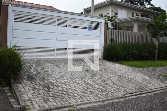 Fachada de casa para alugar com 2 quartos, 60m² em Santa Cândida, Curitiba