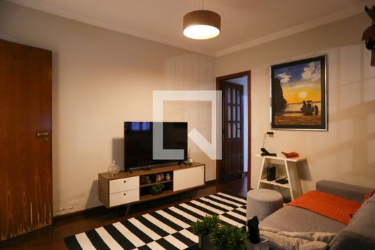 Sala de casa à venda com 4 quartos, 250m² em Santa Tereza, Belo Horizonte
