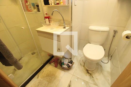 Banheiro de apartamento à venda com 2 quartos, 150m² em Piedade, Rio de Janeiro