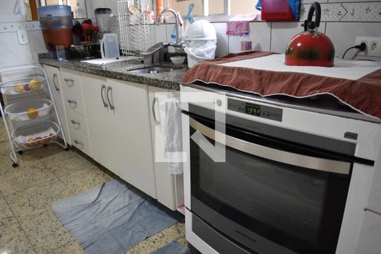 Cozinha de casa de condomínio para alugar com 3 quartos, 120m² em Santa Cândida, Curitiba
