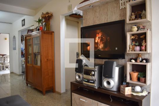 Sala de casa de condomínio para alugar com 3 quartos, 120m² em Santa Cândida, Curitiba