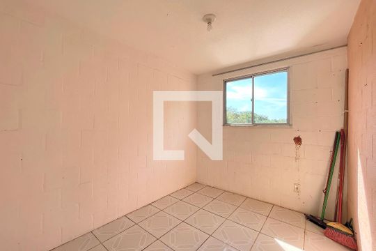 Quarto 1 de apartamento para alugar com 2 quartos, 70m² em Rubem Berta, Porto Alegre
