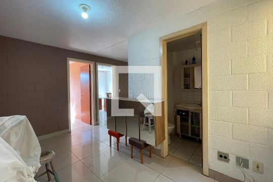 Sala de apartamento para alugar com 2 quartos, 70m² em Rubem Berta, Porto Alegre