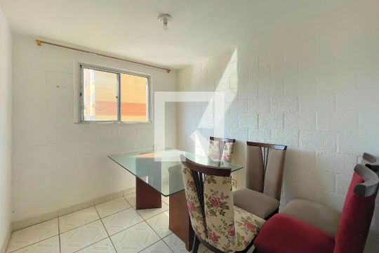 Quarto 2 de apartamento para alugar com 2 quartos, 70m² em Rubem Berta, Porto Alegre