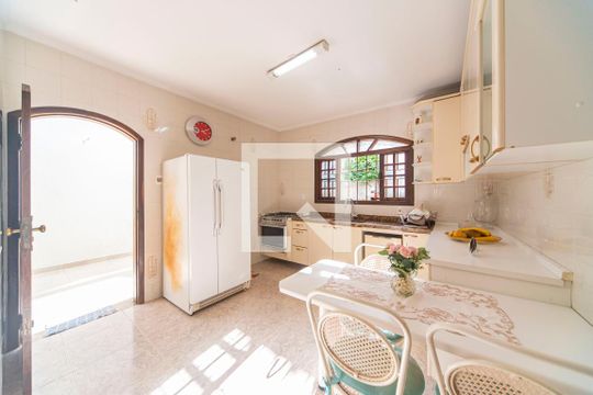 Cozinha de casa à venda com 3 quartos, 336m² em Vila Alzira, Santo André