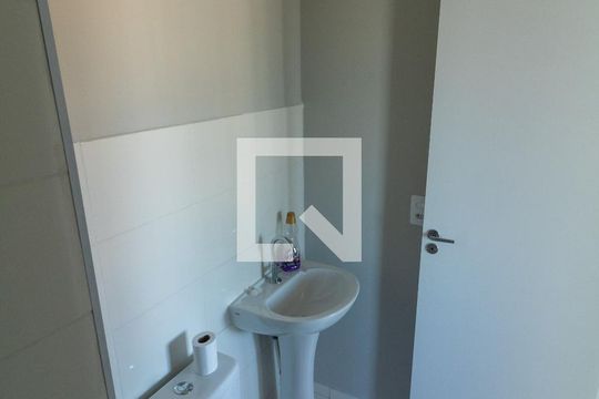 Banheiro de apartamento para alugar com 2 quartos, 34m² em Cidade Patriarca, São Paulo