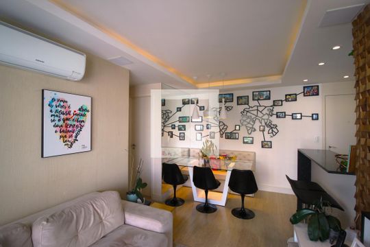 Sala de apartamento à venda com 2 quartos, 61m² em Vila Isa, São Paulo