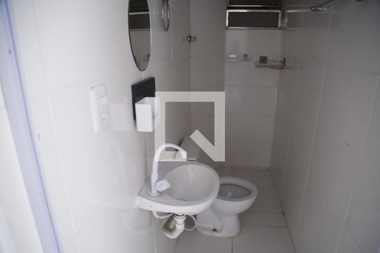 Banheiro de apartamento para alugar com 1 quarto, 30m² em Vila Pereira Barreto, São Paulo