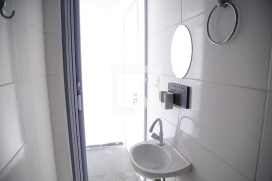 Banheiro de apartamento para alugar com 1 quarto, 30m² em Vila Pereira Barreto, São Paulo