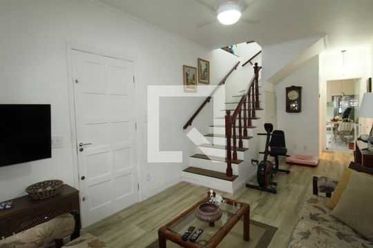 Sala de casa à venda com 3 quartos, 150m² em Parque Vitoria, São Paulo