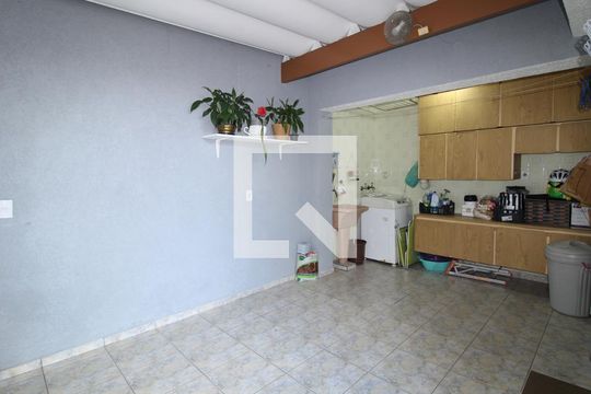 Garagem 1 de casa à venda com 3 quartos, 150m² em Parque Vitoria, São Paulo