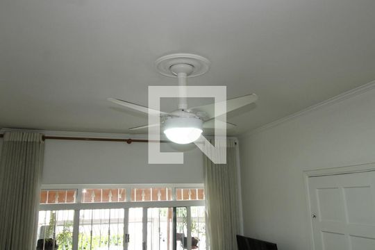Sala de casa à venda com 3 quartos, 150m² em Parque Vitoria, São Paulo