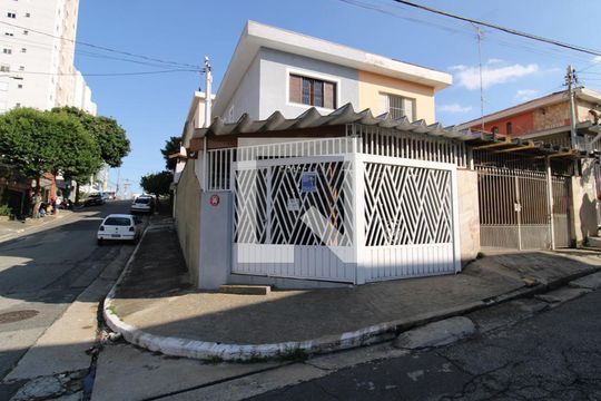 Fachada de casa à venda com 3 quartos, 150m² em Parque Vitoria, São Paulo