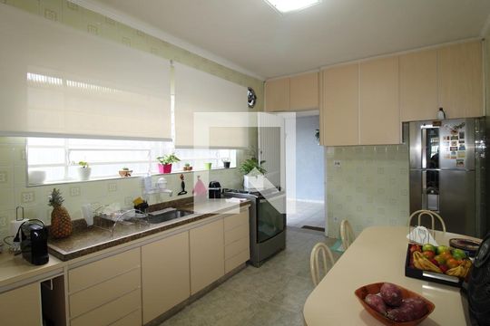 Cozinha de casa à venda com 3 quartos, 150m² em Parque Vitoria, São Paulo