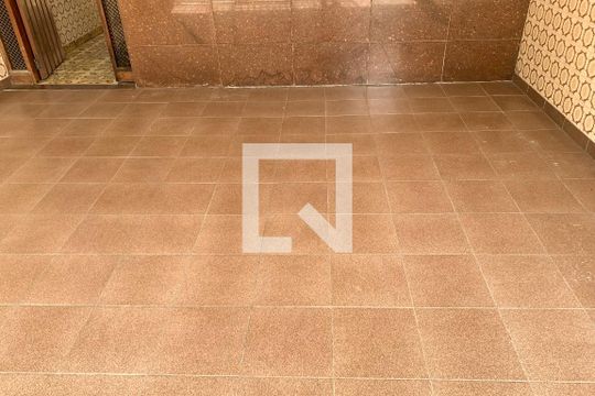 Garagem  de casa para alugar com 3 quartos, 130m² em Ocian, Praia Grande