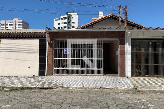 Fachada  de casa para alugar com 3 quartos, 130m² em Ocian, Praia Grande