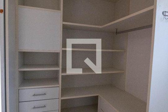 Closet da suíte de apartamento à venda com 3 quartos, 115m² em Santa Rosa, Niterói