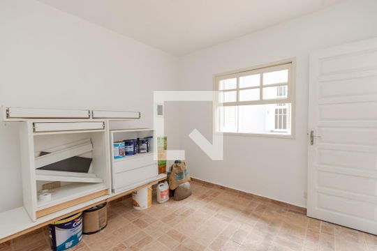Quarto de Serviço de casa à venda com 1 quarto, 180m² em Vila Cordeiro, São Paulo