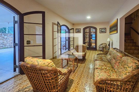 Sala de casa para alugar com 5 quartos, 450m² em Enseada, Guarujá