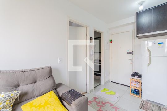 Sala de apartamento para alugar com 2 quartos, 34m² em Cambuci, São Paulo