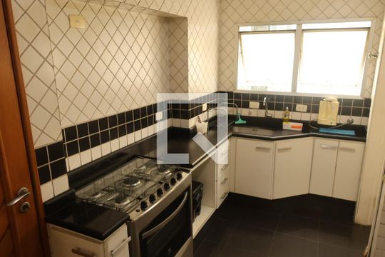 Cozinha de apartamento à venda com 2 quartos, 70m² em Vila Olímpia, São Paulo