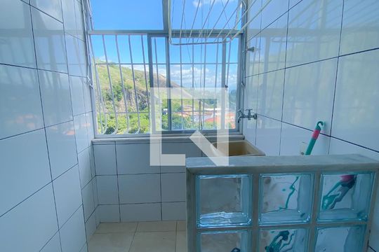 Cozinha e Área de Serviço de apartamento à venda com 2 quartos, 56m² em Engenhoca, Niterói