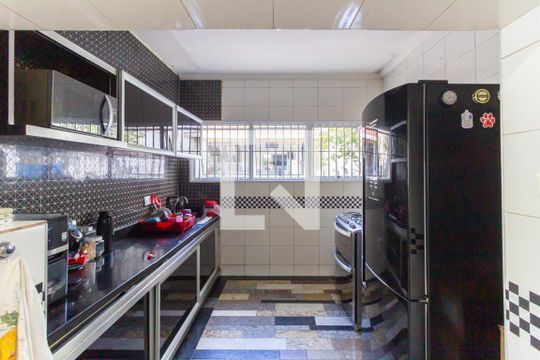 Cozinha de casa à venda com 4 quartos, 380m² em Vila Monumento, São Paulo