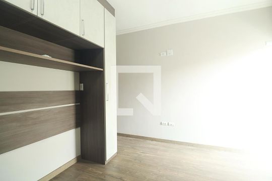 Suíte - Quarto 1 de apartamento para alugar com 2 quartos, 126m² em Vila Metalurgica, Santo André