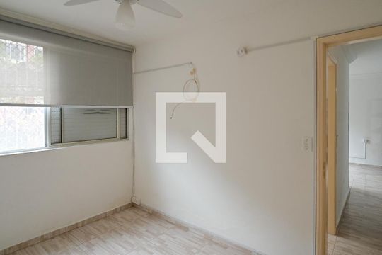 Quarto 2 de apartamento para alugar com 2 quartos, 56m² em Jardim Patente, São Paulo