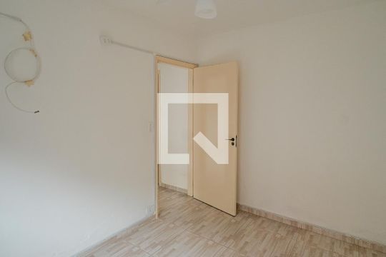Quarto 2 de apartamento para alugar com 2 quartos, 56m² em Jardim Patente, São Paulo