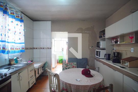 Cozinha 1 de casa à venda com 6 quartos, 180m² em Feitoria, São Leopoldo