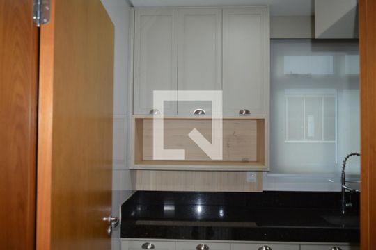 Cozinha de apartamento à venda com 3 quartos, 81m² em Cabral, Contagem