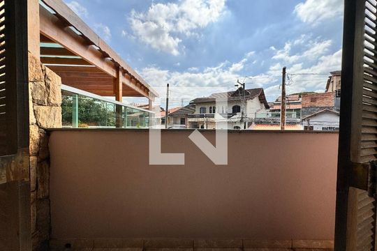 Sacada de casa à venda com 3 quartos, 203m² em Vila Humaita, Santo André