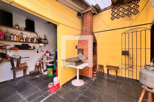 Área de Serviço de casa à venda com 3 quartos, 203m² em Vila Humaita, Santo André