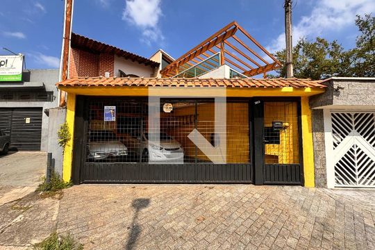 Fachada de casa à venda com 3 quartos, 203m² em Vila Humaita, Santo André