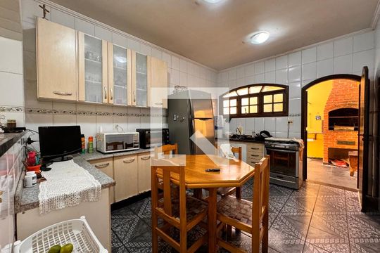 Cozinha de casa à venda com 3 quartos, 203m² em Vila Humaita, Santo André