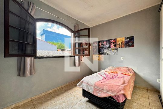 Quarto 1 de casa à venda com 3 quartos, 203m² em Vila Humaita, Santo André